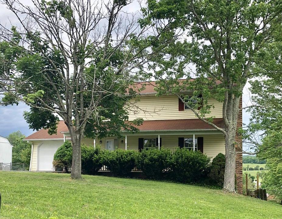 1st image of 218 Highland Hills Dr