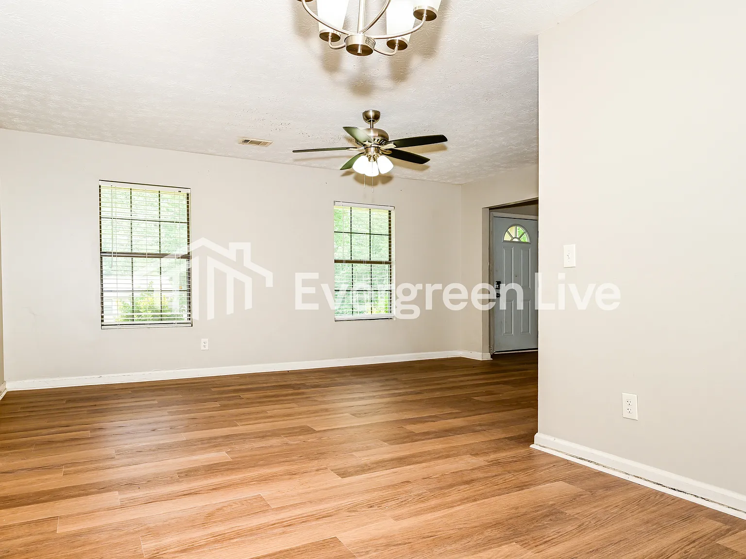 4 bed, 3.0 bath, 2163 sqft, $1,645 — Photo 4