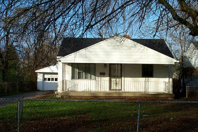 1st image of 2012 N Winfield Ave