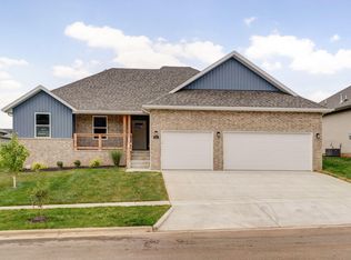 811 E Tarpon Rd, Nixa, MO 65714