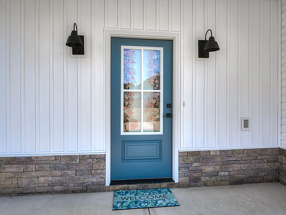3rd image of 4061 Cottingham Way