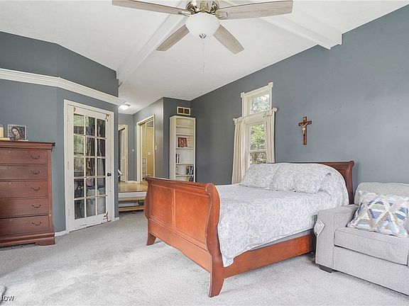 5th image of 10795 Clay St
