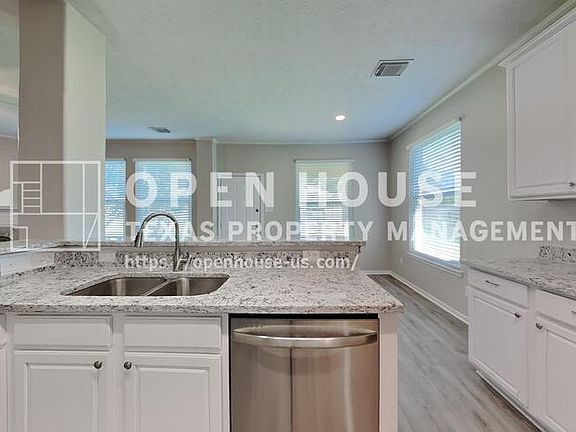 4th image of 17903 Timber Crossing Ln