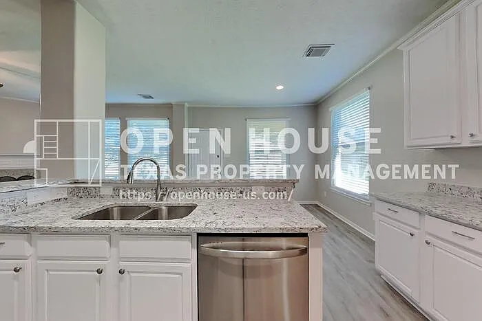 17903 Timber Crossing Ln — Photo 4