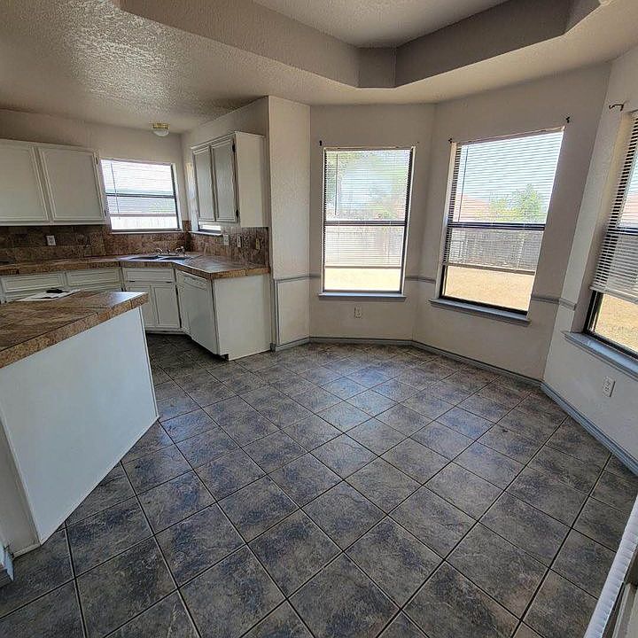 1st image of 4708 Fawn Dr