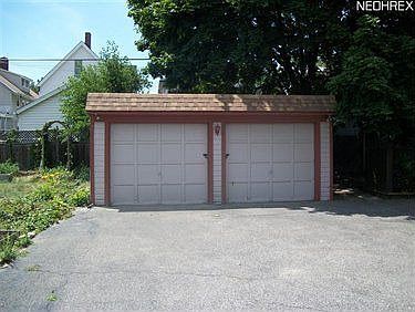 2nd image of 1210 Belle Ave