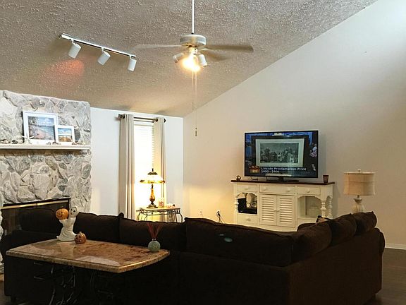 4th image of 2417 SW Hinchman Street