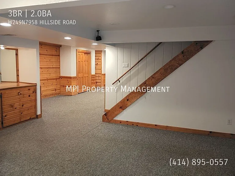 W249N7958 Hillside Rd — Photo 7