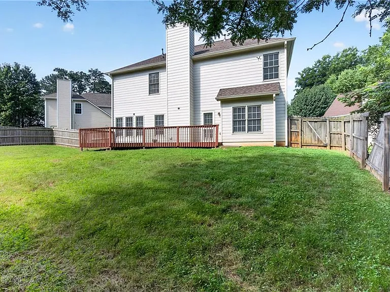 2311 Ravinia Ct NE — Photo 36