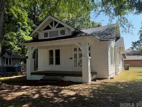 400 NE 1st St, England, AR 72046