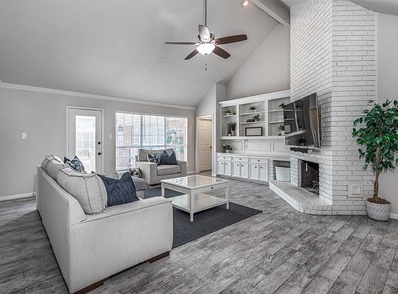 2nd image of 2121 Antibes Dr
