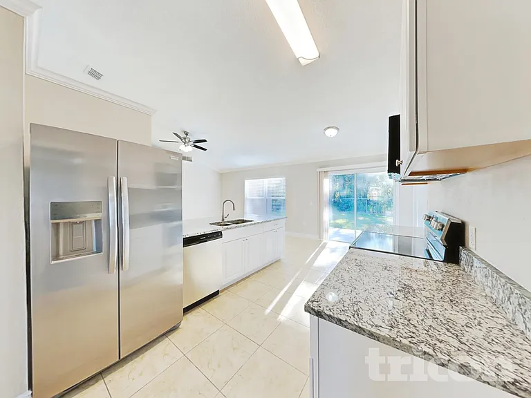 312 Colony Ct — Photo 6