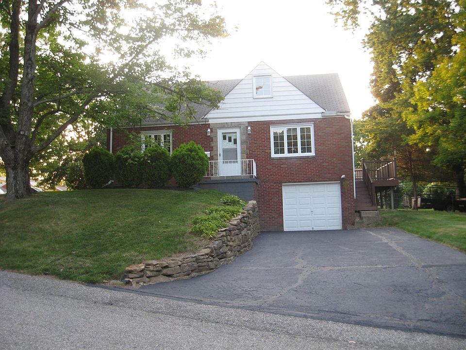 Corner lot, nice yard, wide driveway