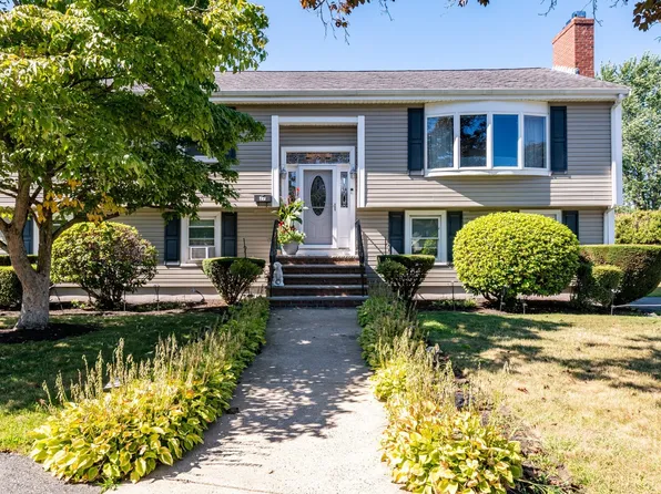 27 Carr Rd, Saugus, MA 01906