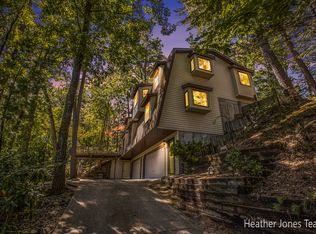 409 Manoka Lake Blvd, Greenville, MI 48838