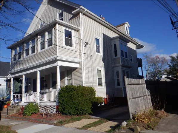 152-154 Woodbine St, Cranston, RI 02910