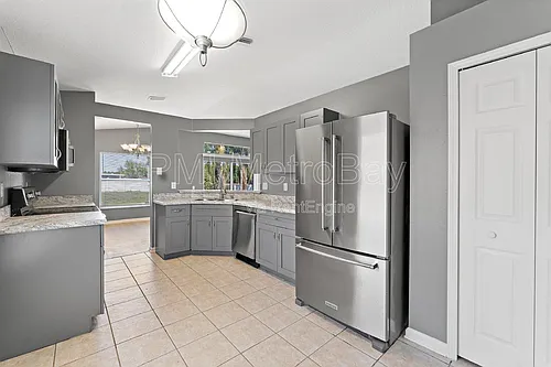 1010 Summer Breeze Dr Photo 1
