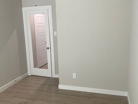 5th image of 501 Green Grass Dr