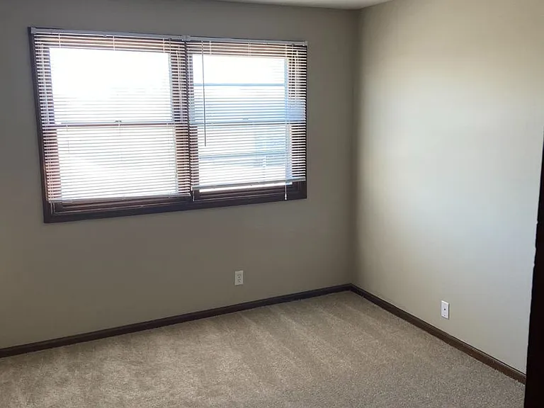 The Heights Apartments — Photo 5