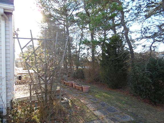 3rd image of 47 Stockport Dr