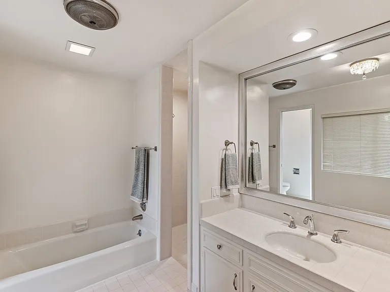 17537 Margate St #1 — Photo 19