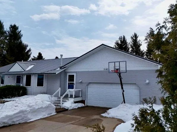 3163 Mayberry Hl, Petoskey, MI 49770