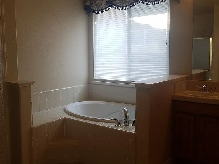 6145 Crater Lake Dr — Photo 37