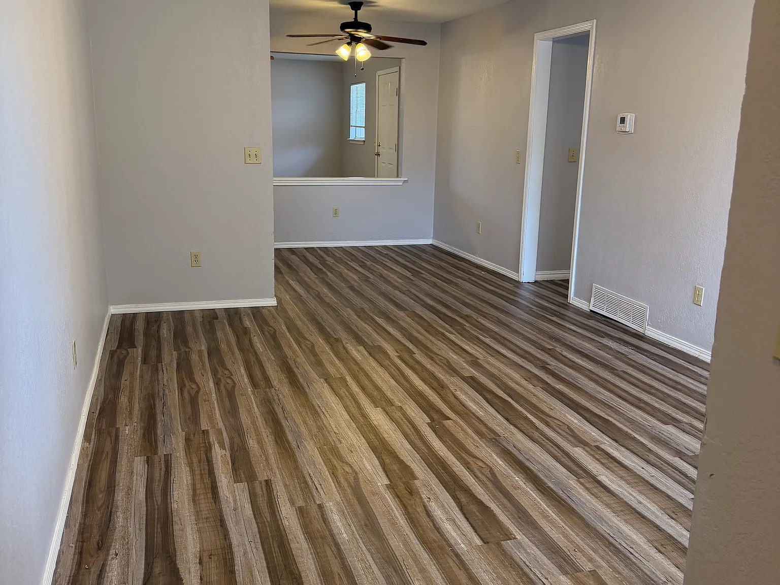 3 bed, 1252 sqft, $1,295 — Photo 2