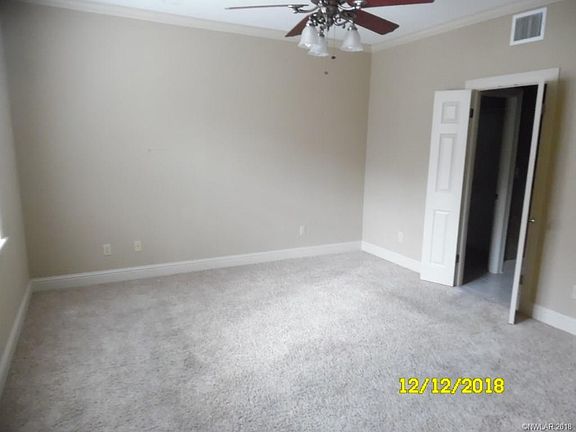 5th image of 55 Meadow Creek Dr
