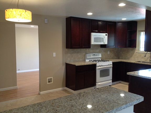 3rd image of 1711 S Capitol Ave