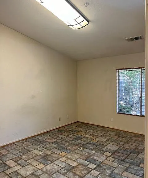 371 Chardonnay Dr — Photo 5