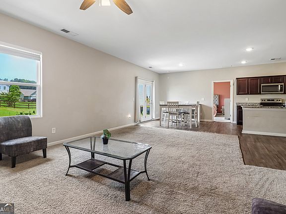 3rd image of 24 Elm Ln