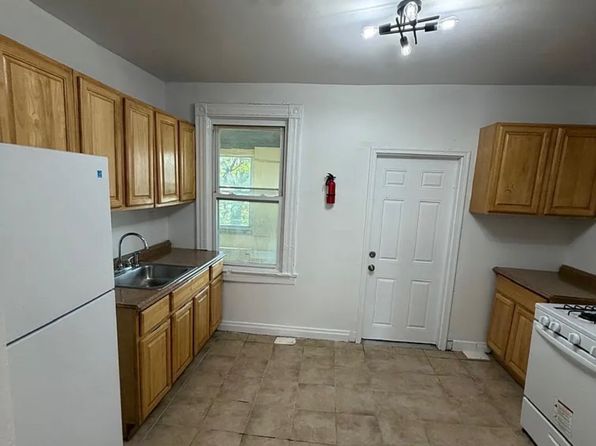 9 Ellington St #3L