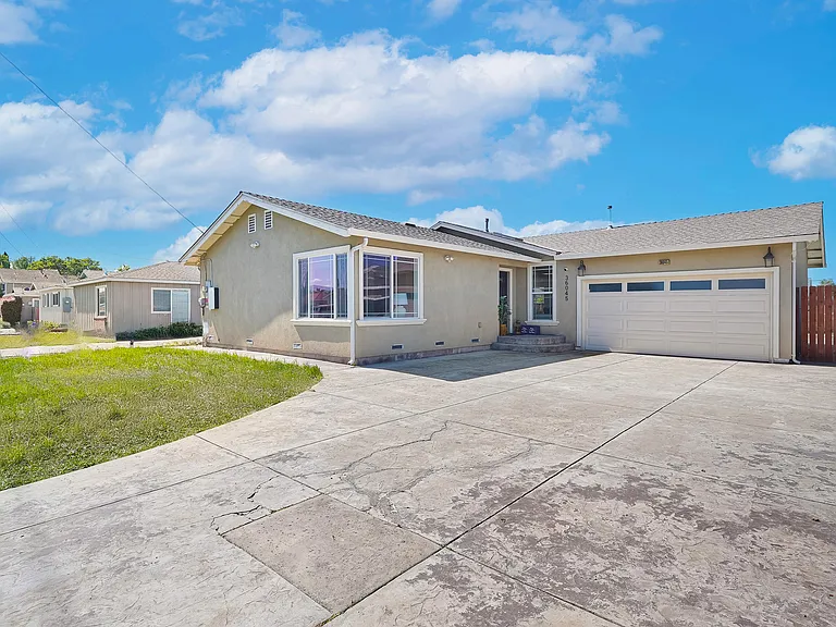 36045 Haley St — Photo 28