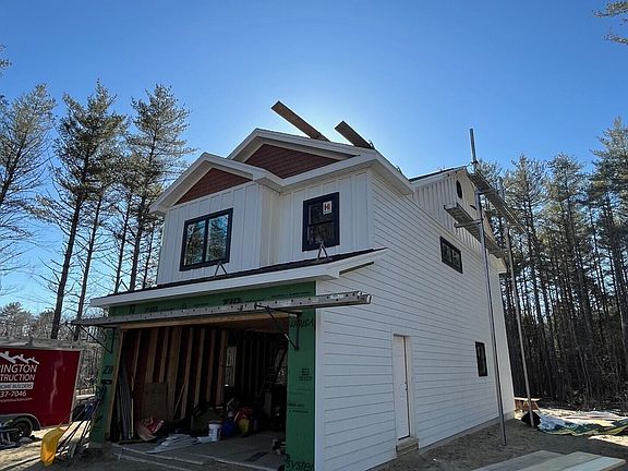 3rd image of 27 Evergreen Lane
