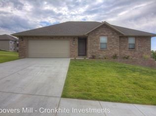 1802 N Cumberland Dr, Ozark, MO 65721