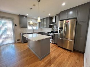 19 Milford Ct, Nanuet, NY 10954