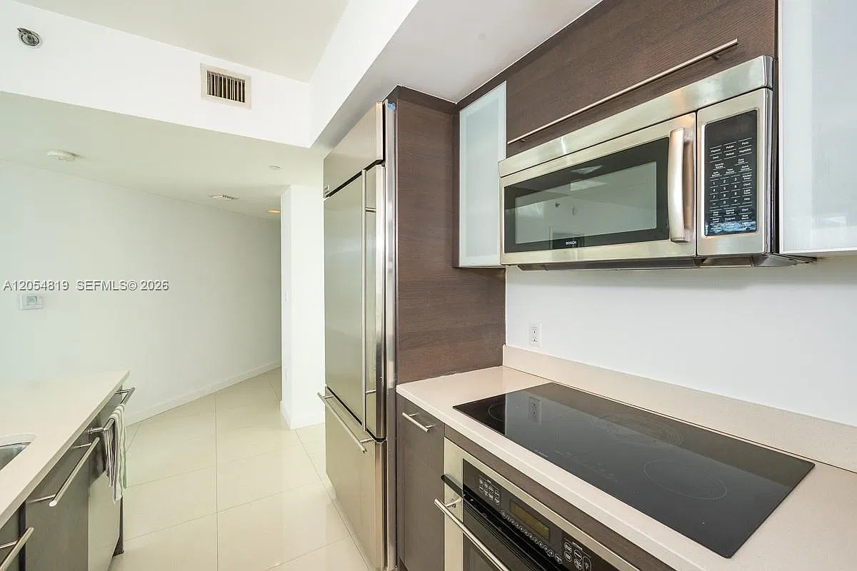 2 bed, 1220 sqft, $4,200 — Photo 4
