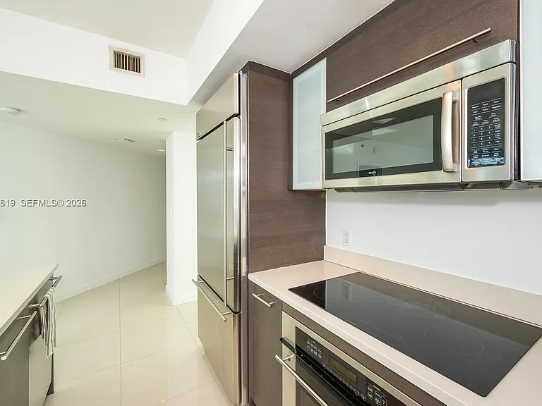 55 SE 6th St #2210 — Photo 6