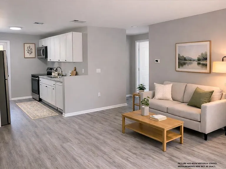 190 W Ventris Ave — Photo 5