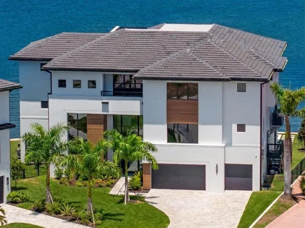 2087 Michigan Ave NE, Saint Petersburg, FL 33703