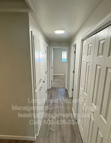 329 SW 10th St #4 — Photo 4