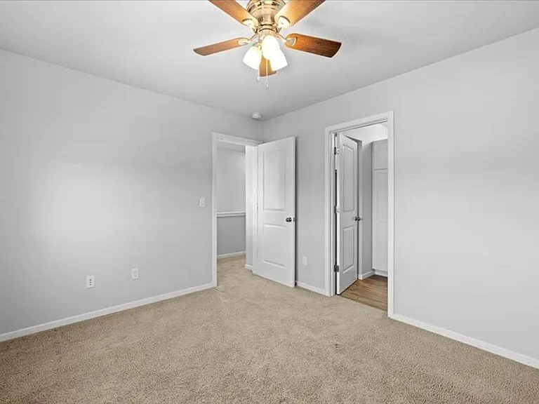 5329 Remington Dr — Photo 14
