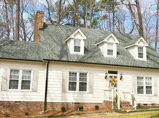 6217 Lakerun Ct, Raleigh, NC 27612