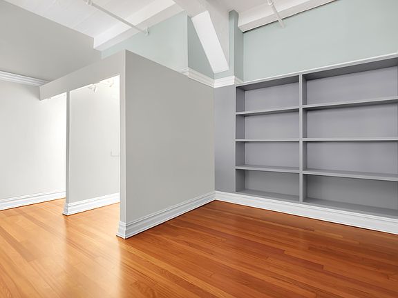 4th image of 344 W 38th St #7B