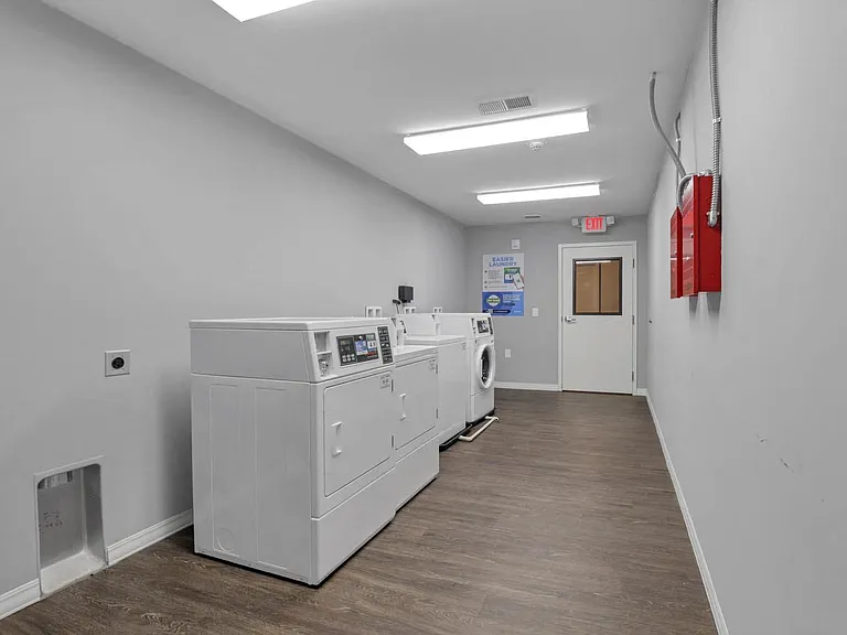Jenkins Lofts — Photo 15