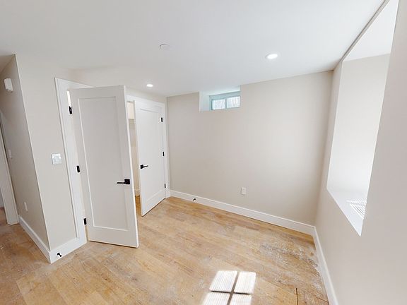 4th image of 93 Williston Rd #1