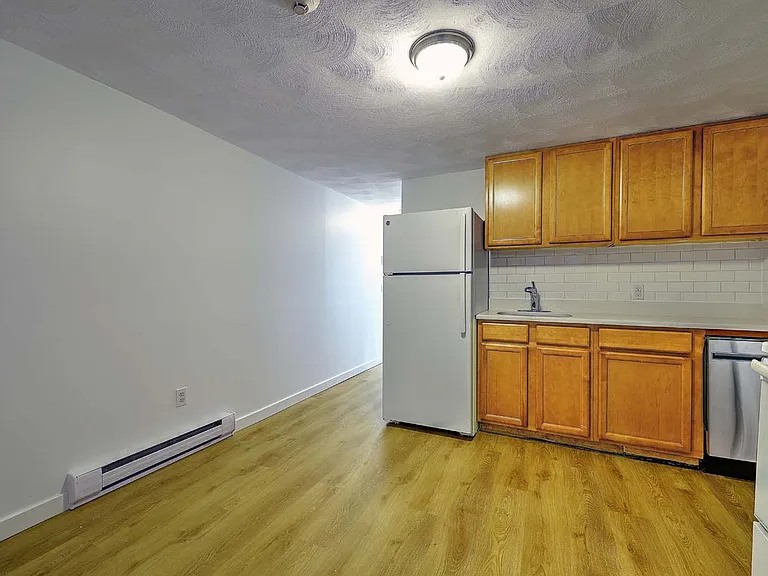 855 Providence St. — Photo 63