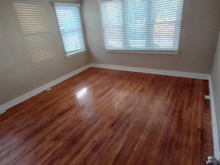10056 Cedar Ave — Photo 2