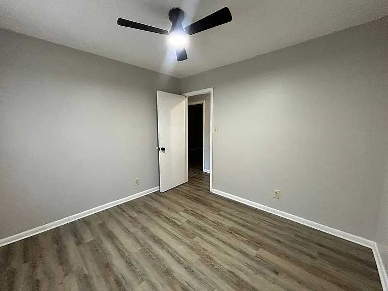 745 Rustland Dr — Photo 20